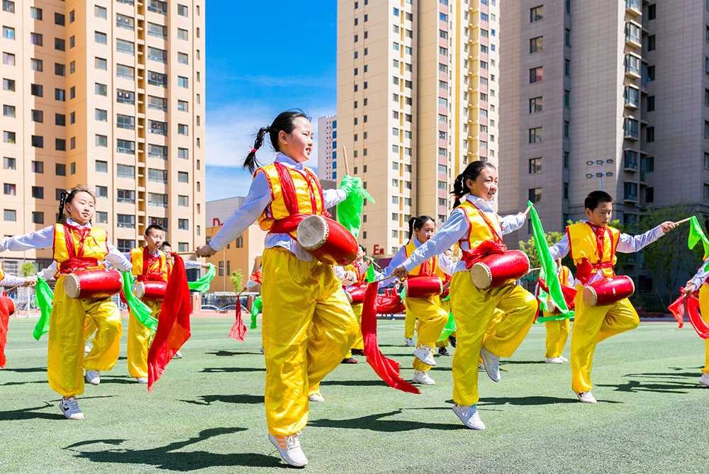 歡快的鑼鼓敲起來