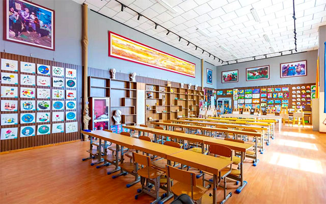 昂素完全小學(xué)美術(shù)專(zhuān)用教室