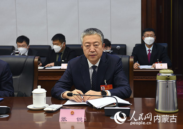 自治區(qū)人大代表、包頭市市長張銳