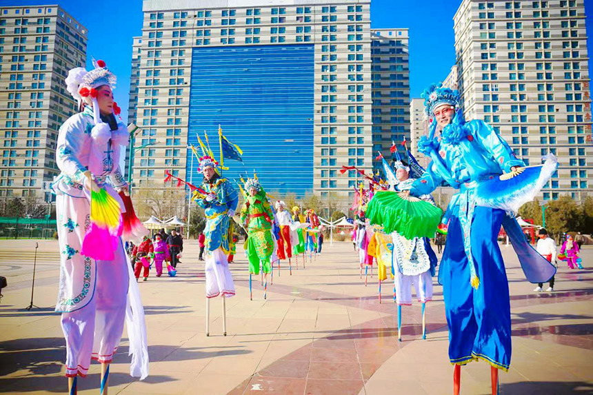 社火表演。馮磊攝