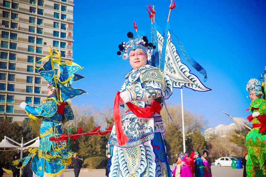 社火表演。馮磊攝