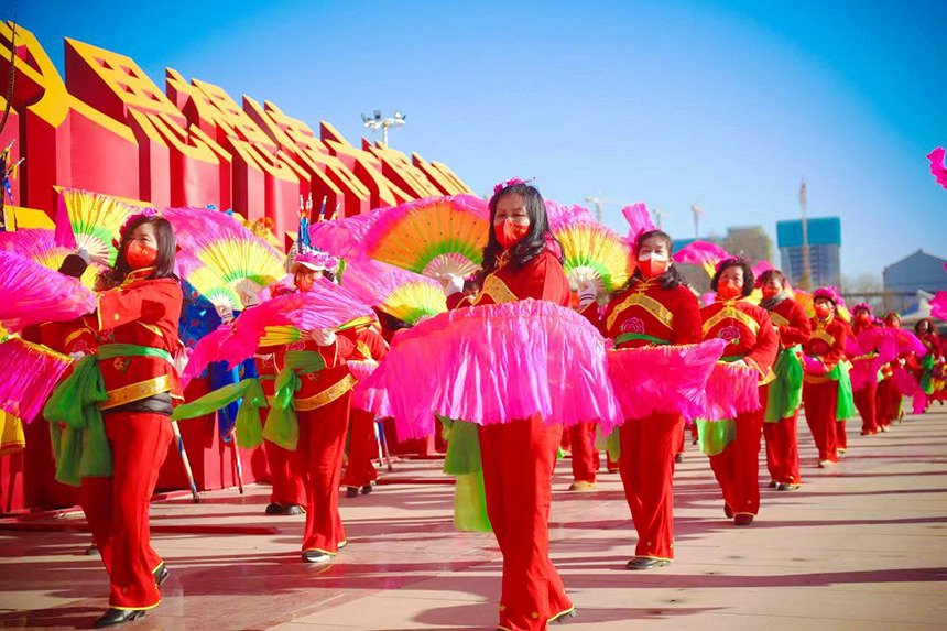 社火表演。馮磊攝