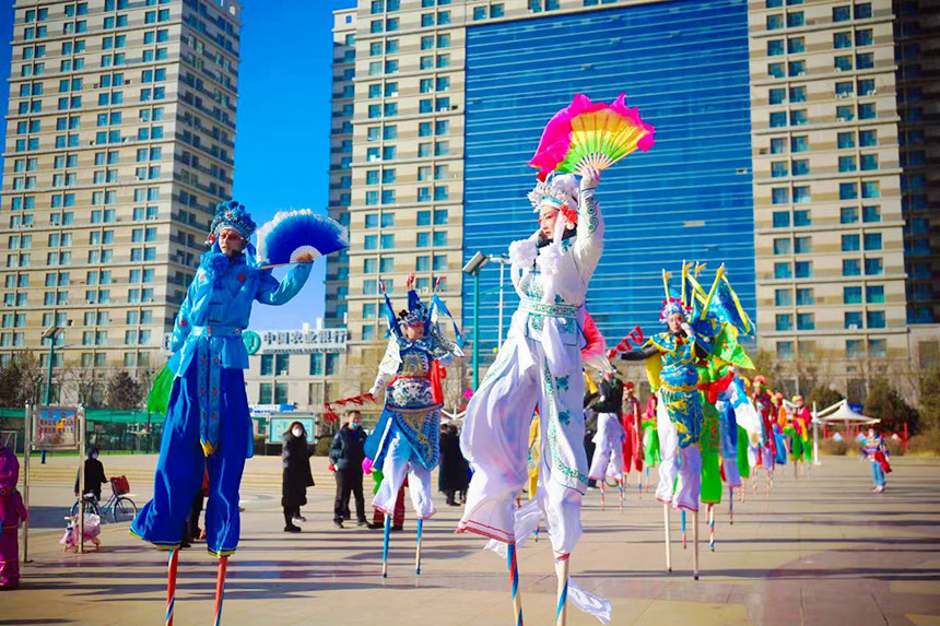 社火表演。馮磊攝