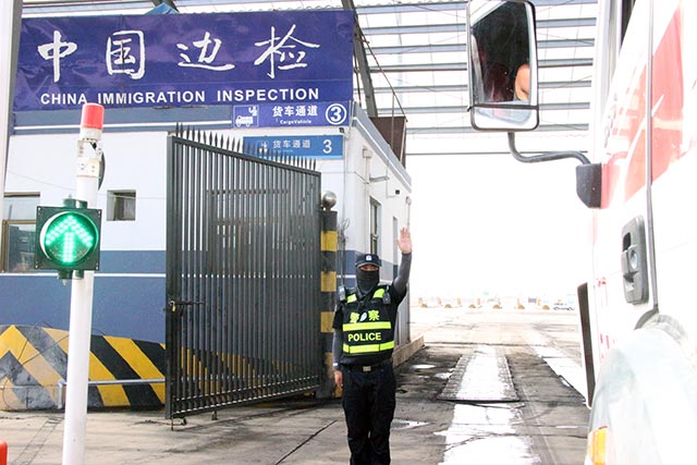 執(zhí)勤中的民警。吳松林?jǐn)z