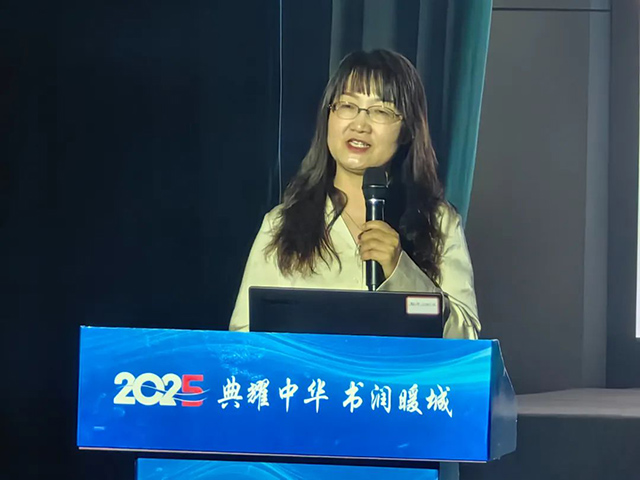 東勝區(qū)“毛蟲與蝴蝶”閱讀工作室負責人分享心得并推廣經驗。