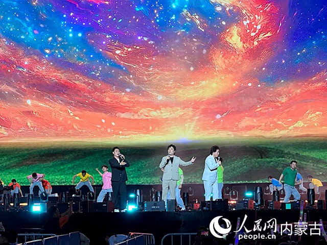 演出現(xiàn)場(chǎng)。實(shí)習(xí)生 劉瀛攝