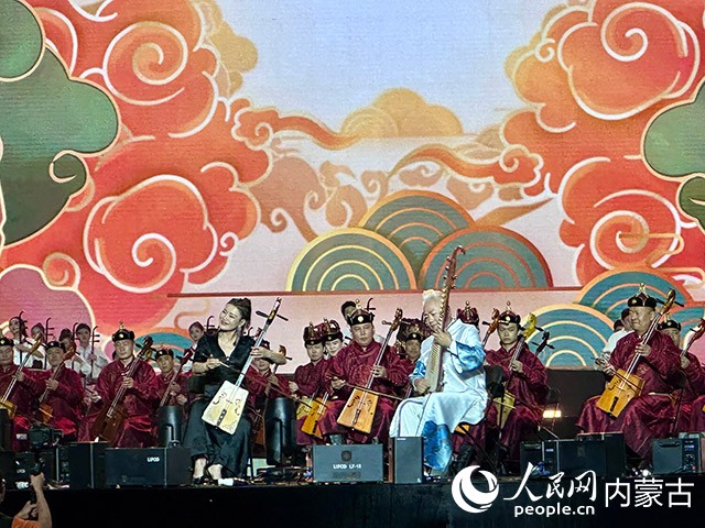 演出現(xiàn)場(chǎng)。實(shí)習(xí)生 劉瀛攝