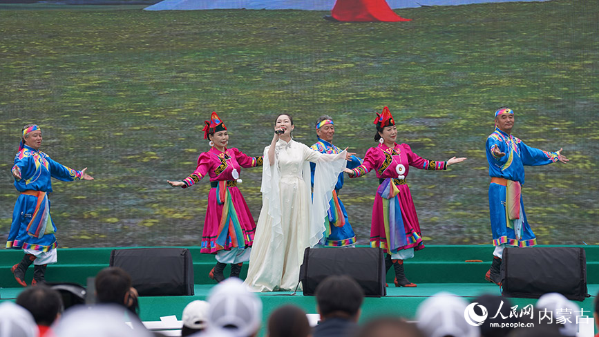 村歌大擂臺現(xiàn)場。 實習(xí)生 劉瀛攝