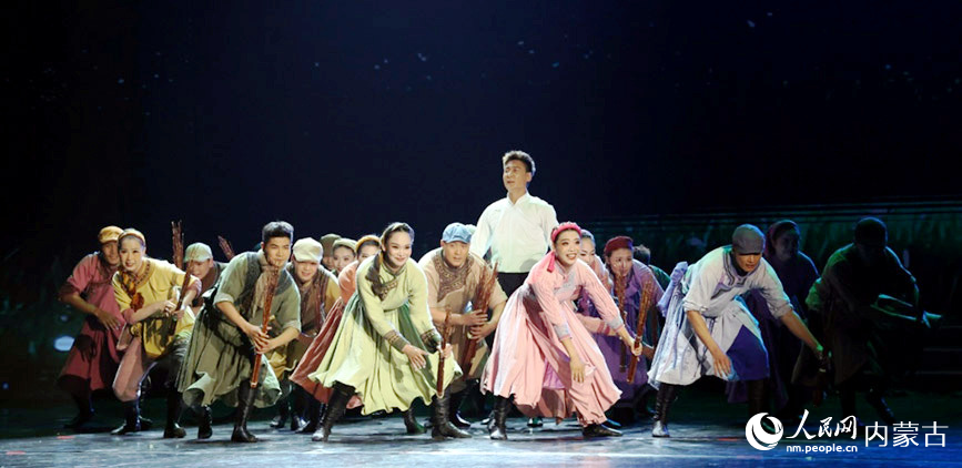 舞蹈《遍地柳蔭》。人民網(wǎng)記者 齊浩男攝