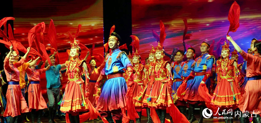 舞蹈《牢記囑托再出發(fā)》。人民網(wǎng)記者 齊浩男攝