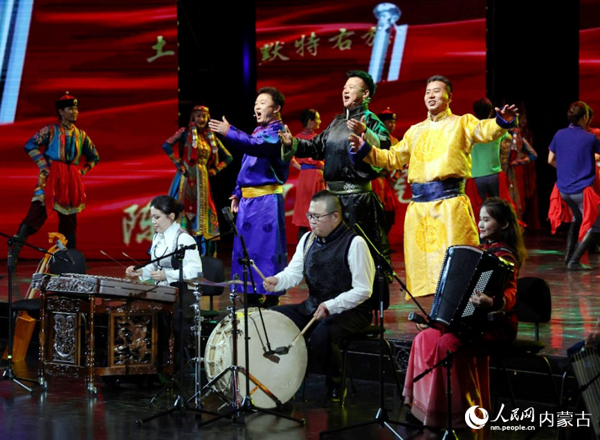 舞蹈《牢記囑托再出發(fā)》。人民網(wǎng)記者 齊浩男攝