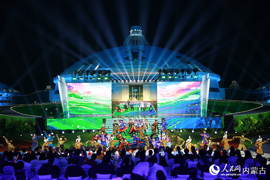 2025年中國(guó)原生民歌節(jié)在內(nèi)蒙古自治區(qū)呼和浩特市開幕。人民網(wǎng)記者 寇雅楠攝