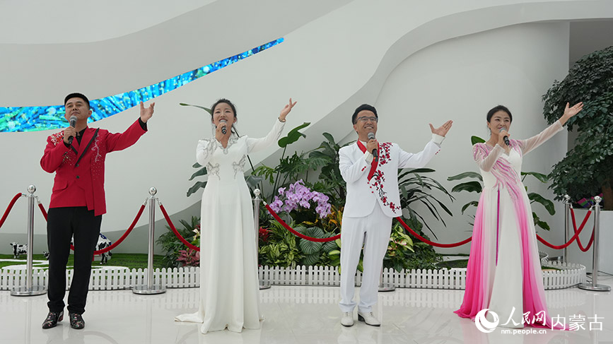 寧夏回族山花兒表演。實(shí)習(xí)生 王正玉攝