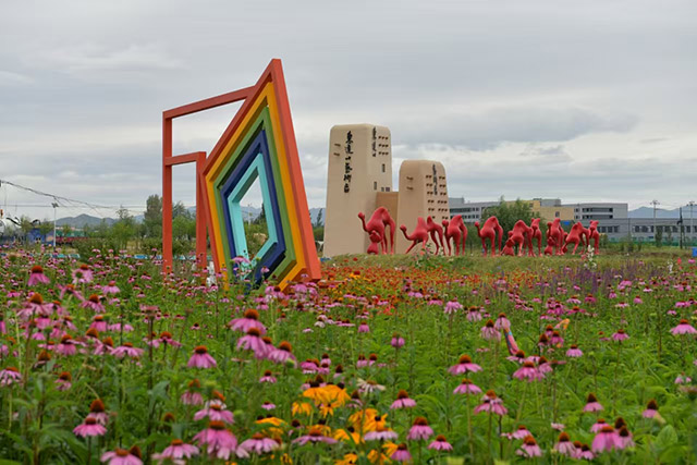 東達山藝術區(qū)雕塑