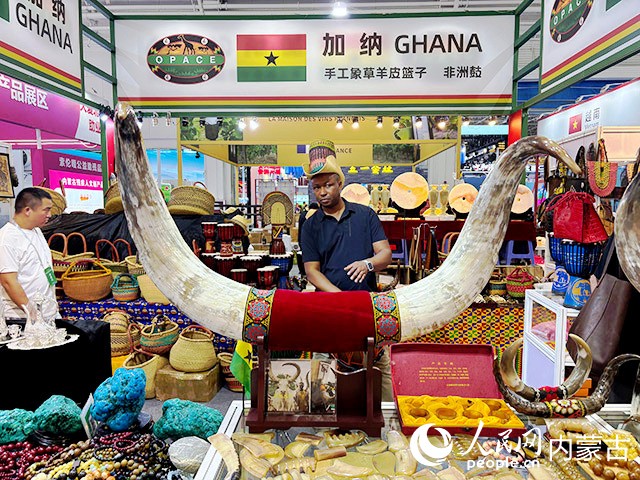 琳瑯滿目的加納特產(chǎn)。實習生 劉恒岳攝