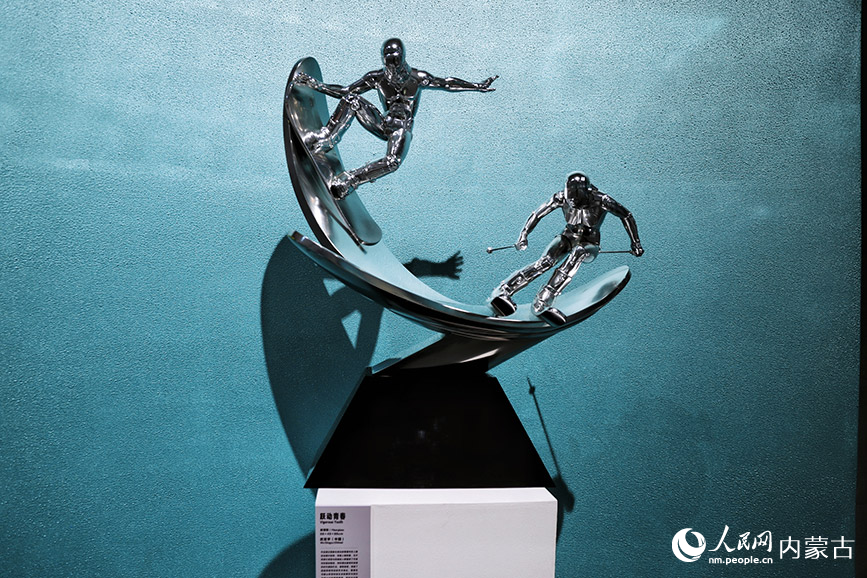 雕塑藝術(shù)展現(xiàn)場展品。實習(xí)生 韓飛月攝