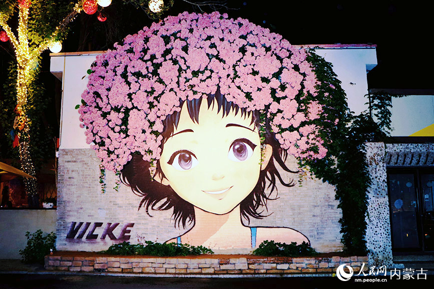 東護(hù)城河北街夜景。實(shí)習(xí)生 王伊蕊攝