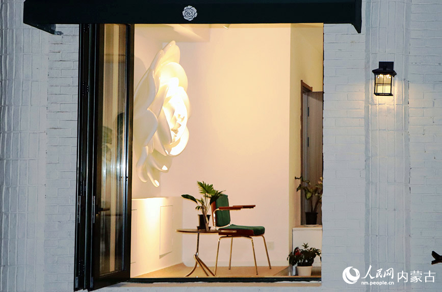 東護(hù)城河北街夜景。實習(xí)生 王伊蕊攝