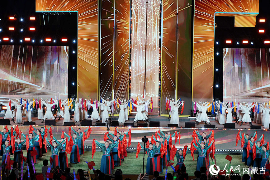開幕式現(xiàn)場(chǎng)。實(shí)習(xí)生 王正玉攝