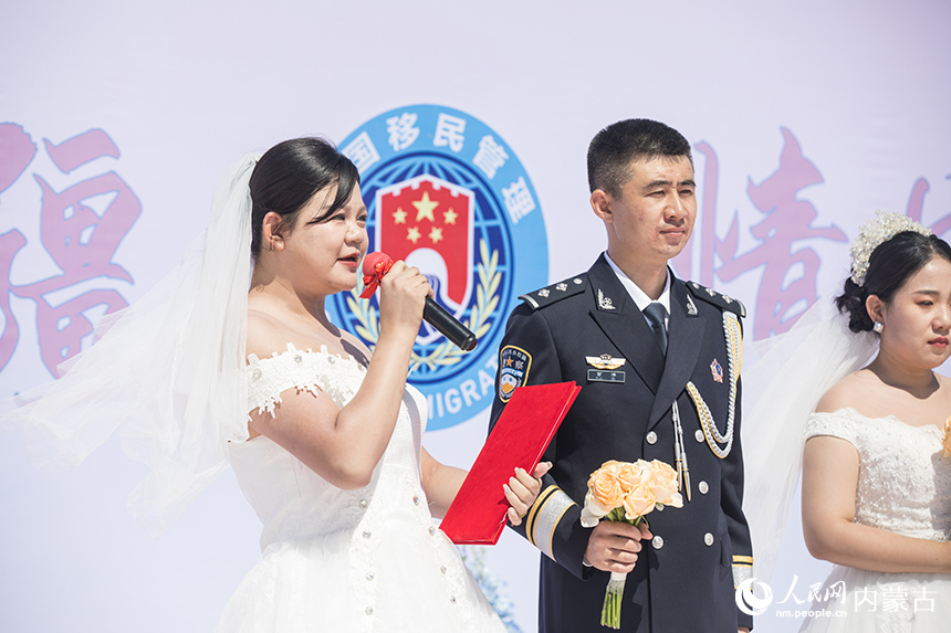 新晉警嫂代表發(fā)表心路感言。郭鵬杰攝