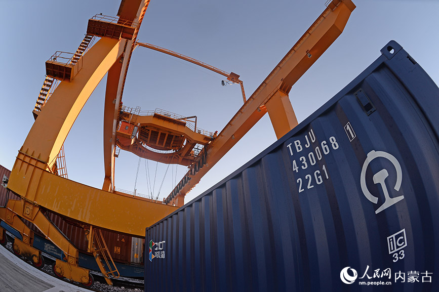 滿洲里鐵路口岸現(xiàn)場。實習生 王正玉攝