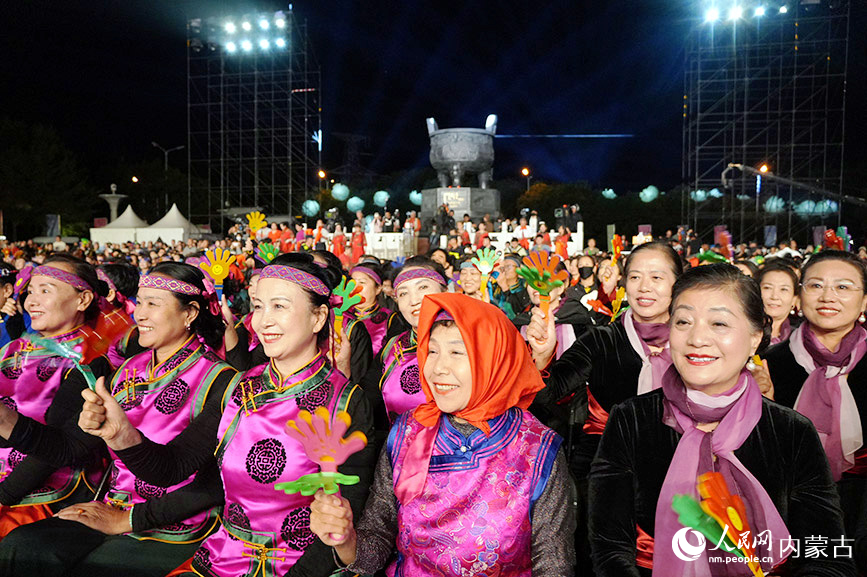 現(xiàn)場觀眾反響熱烈。實習(xí)生 王正玉攝