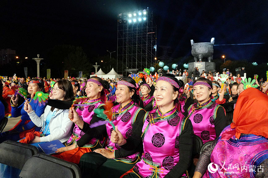 現(xiàn)場(chǎng)觀眾反響熱烈。實(shí)習(xí)生 王正玉攝