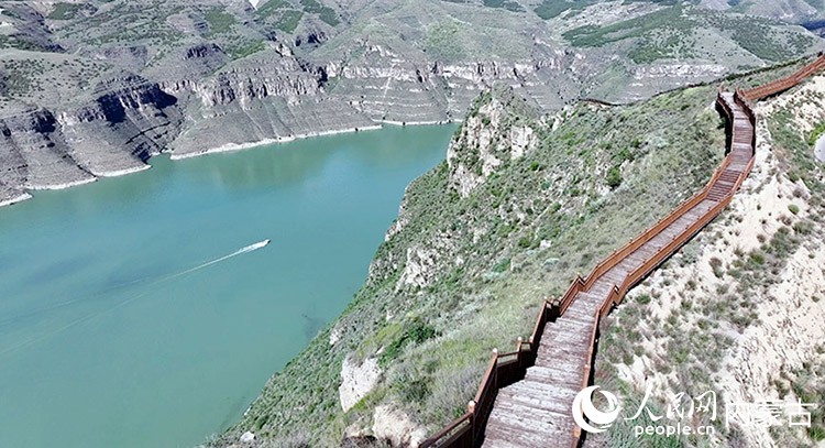 準格爾旗黃河大峽谷景區(qū)。人民網(wǎng) 孟佳澍攝