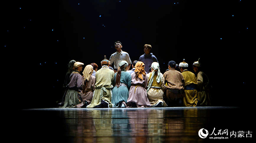 晚會演出現(xiàn)場。人民網(wǎng)記者 齊浩男攝