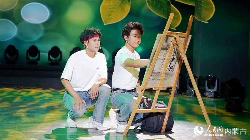 晚會演出現(xiàn)場。人民網(wǎng)記者 齊浩男攝