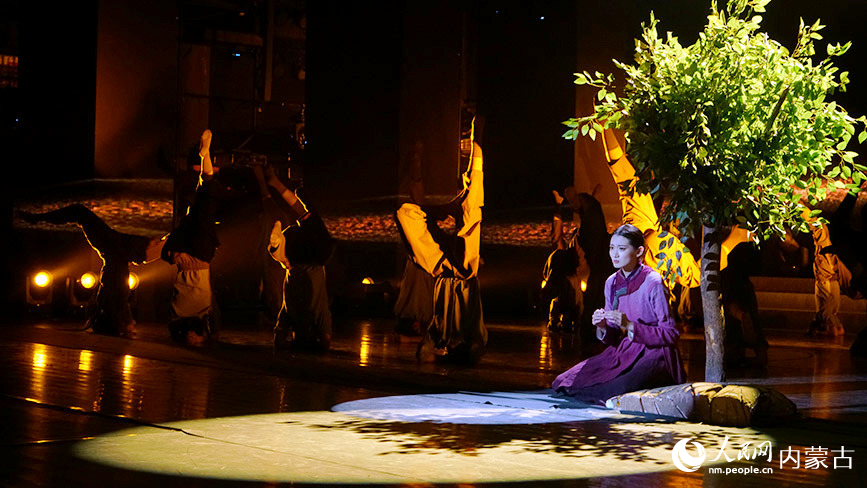 晚會演出現(xiàn)場。人民網(wǎng)記者 齊浩男攝