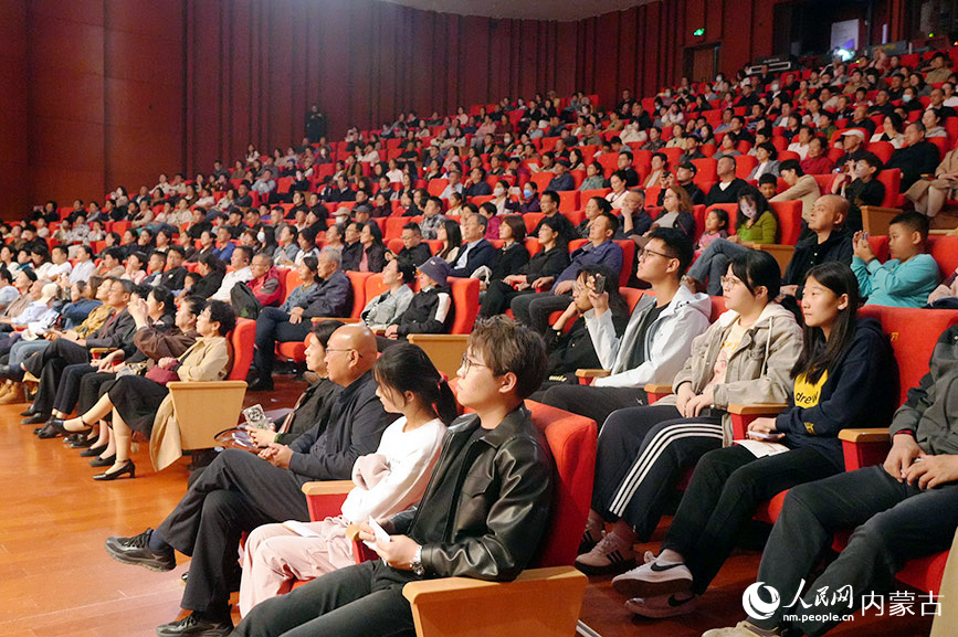 演出現(xiàn)場。實習(xí)生 王正玉攝