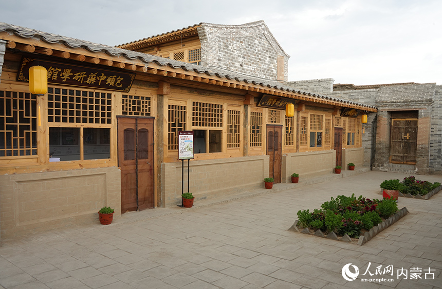 老包頭走西口文化歷史街區(qū)。人民網(wǎng)記者 張雪冬攝