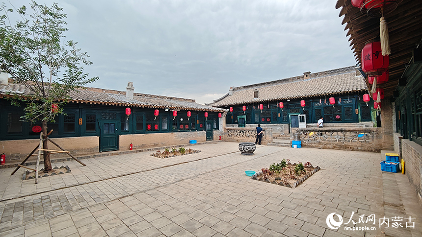 老包頭走西口文化歷史街區(qū)。人民網(wǎng)記者 張雪冬攝