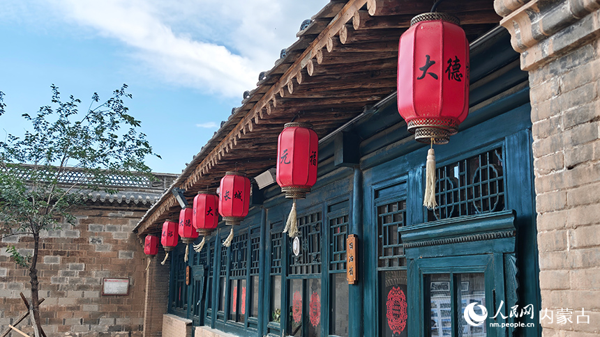 老包頭走西口文化歷史街區(qū)。人民網(wǎng)記者 張雪冬攝