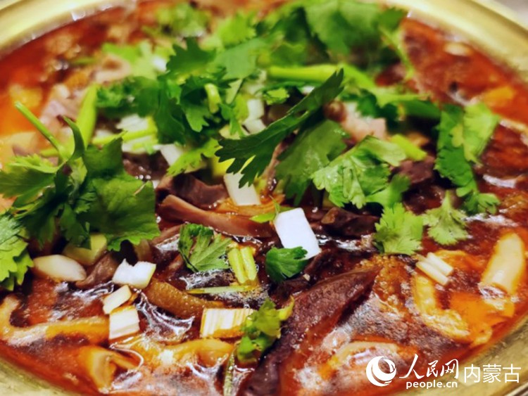 羊雜碎。人民網(wǎng)記者 趙夢月攝