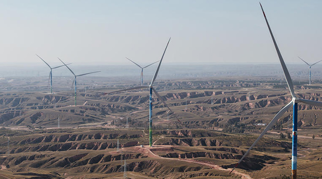國家電投九城宮分散式風(fēng)電場。劉冬攝