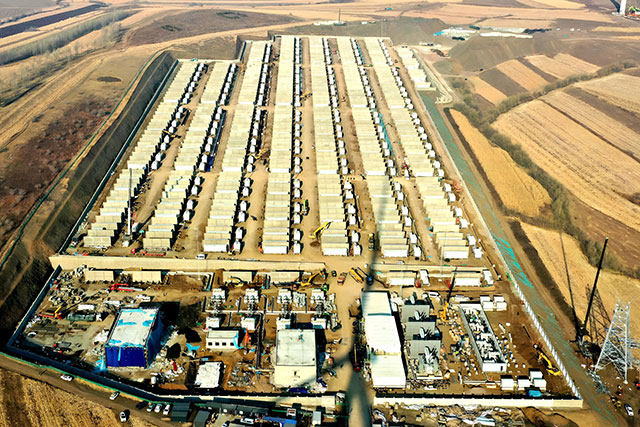 阿榮旗構網型儲能項目建設現(xiàn)場鳥瞰圖。