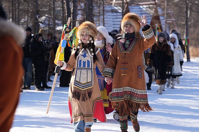 冰雪季敖鄉(xiāng)鹿苑民俗婚禮