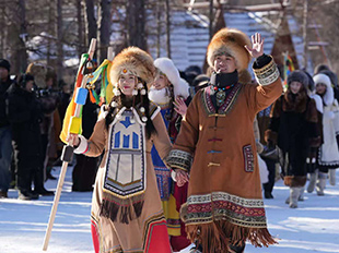 冰雪季敖鄉(xiāng)鹿苑民俗婚禮