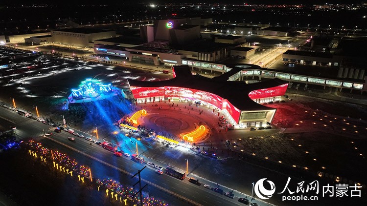 跨年音樂(lè)嘉年華場(chǎng)面鳥瞰圖。人民網(wǎng)記者 富麗娟攝